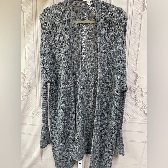 American Eagle Outfitters Open Knit Crochet Style Long Gray Sweater Cardigan M - Picture 1 of 5